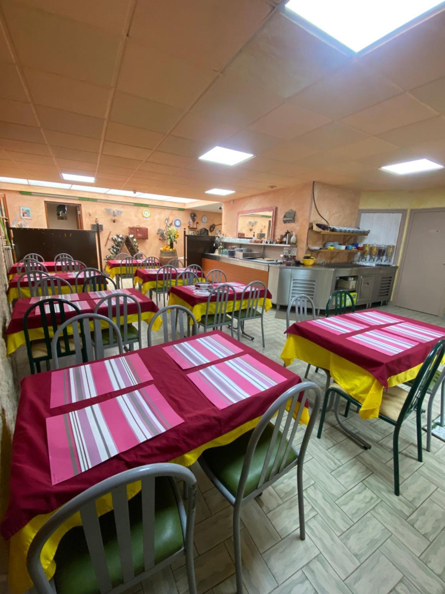 Hotel Restaurant La Place Malay-le-Grand Exterior foto